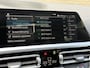 BMW 3-Serie 330e M-pakket | Panoramadak | Leder | Sportstoelen | Live cockpit | Wegklapbare trekhaak | Navigatie | Apple CarPlay | Rijstrooksensor | Climate control | 18 inch LMV | LED | DAB | PDC voor+achter | Camera | Volledig onderhouden