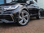 Volkswagen Tiguan 1.5 TSI R-Line Business+ | Pano | Keyless | IQ Light | Trekhaak | Stuur/Stoelverw.