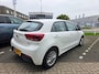Kia Rio 1.0 TGDI ComfortPlusLine Navigator NL-AUTO! | DEALER OH! | CAMERA | PARK SENS | CRUISE | NAVI | 15" LMV | PRACHTIGE STAAT!