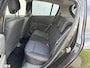 Renault Clio 1.2-16V Special Line 5-Deurs 75 PK. Zuinige en zeer fijn rijdende auto !!! Slechts 159.000 KM !!