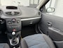 Renault Clio 1.2-16V Special Line 5-Deurs 75 PK. Zuinige en zeer fijn rijdende auto !!! Slechts 159.000 KM !!