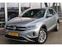 Volkswagen T-Roc 1.5TSI 150PK AUTOMAAT STYLE Navi Carplay | ERGO-Stoel | Adapt.Cruise | Electr.Klep | Camera | Keyless | Stoel/stuurverw | IQ Light |