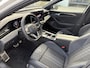 Volkswagen Passat Variant 1.5 eHybrid 272 Pk Automaat R-Line Edition | Matrix LED | Panoramadak | Head-Up | Black Style | Trekhaak | 18" | 19.087 Km!!