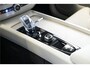 Volvo XC60 2.0 T8 AWD Recharge LONG RANGE 335kW/455pk Aut8 Ultimate Bright LUCHTVERING + HARMAN/KARDON + PANORAMADAK + PILOT ASSIST + ADAPT.CRUISE + LANE ASSIST + STOELMASSAGE + STOELVERWARMING&-VENTILATIE + 360 CAMERA + KEYLESS + PARKSENSOREN + 20" LM-VELGEN!!