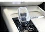 Volvo XC60 2.0 T8 AWD Recharge LONG RANGE 335kW/455pk Aut8 Ultimate Bright LUCHTVERING + HARMAN/KARDON + PANORAMADAK + PILOT ASSIST + ADAPT.CRUISE + LANE ASSIST + STOELMASSAGE + STOELVERWARMING&-VENTILATIE + 360 CAMERA + KEYLESS + PARKSENSOREN + 20" LM-VELGEN!!