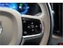 Volvo XC60 2.0 T8 AWD Recharge LONG RANGE 335kW/455pk Aut8 Ultimate Bright LUCHTVERING + HARMAN/KARDON + PANORAMADAK + PILOT ASSIST + ADAPT.CRUISE + LANE ASSIST + STOELMASSAGE + STOELVERWARMING&-VENTILATIE + 360 CAMERA + KEYLESS + PARKSENSOREN + 20" LM-VELGEN!!