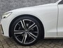 Volvo V60 2.0 B3 R-Design | Apple Carplay/Android Auto | 19 inch  | Draadloos laden