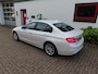BMW 3-Serie (f30) 330e iPerformance 252pk/ Centennial Executive/ SOH 84%/ Parelmoer wit/ All season banden/ Led koplampen/ Origineel NL/ NAP