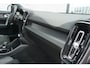 Volvo XC40 2.0 T5 AWD R-Design Intro Edition | 2100KG TREKGEWICHT | Trekhaak | Schuif/kantel panoramadak | BLIS | Keyless entry/start | Volvo on Call | Parkeercamera | Stoelverwarming | Adaptieve cruise control |