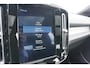 Volvo XC40 2.0 T5 AWD R-Design Intro Edition | 2100KG TREKGEWICHT | Trekhaak | Schuif/kantel panoramadak | BLIS | Keyless entry/start | Volvo on Call | Parkeercamera | Stoelverwarming | Adaptieve cruise control |