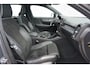 Volvo XC40 2.0 T5 AWD R-Design Intro Edition | 2100KG TREKGEWICHT | Trekhaak | Schuif/kantel panoramadak | BLIS | Keyless entry/start | Volvo on Call | Parkeercamera | Stoelverwarming | Adaptieve cruise control |