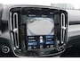 Volvo XC40 2.0 T5 AWD R-Design Intro Edition | 2100KG TREKGEWICHT | Trekhaak | Schuif/kantel panoramadak | BLIS | Keyless entry/start | Volvo on Call | Parkeercamera | Stoelverwarming | Adaptieve cruise control |