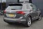 Volkswagen Tiguan 1.5 TSI DSG R-line 150pk / Navi / Camera / Trekhaak wegkl.b./ Park-assist / ACC