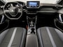 Peugeot 2008 1.2 PureTech Allure Sport Automaat (VIRTUAL COCKPIT, APPLE CARPLAY, GROOT NAVI, LEDER, STOELVERWARMING, 360 CAMERA, LED KOPLAMPEN, LM VELGEN, KEYLESS, NIEUWSTAAT)