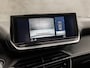 Peugeot 2008 1.2 PureTech Allure Sport Automaat (VIRTUAL COCKPIT, APPLE CARPLAY, GROOT NAVI, LEDER, STOELVERWARMING, 360 CAMERA, LED KOPLAMPEN, LM VELGEN, KEYLESS, NIEUWSTAAT)