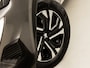 Peugeot 2008 1.2 PureTech Allure Sport Automaat (VIRTUAL COCKPIT, APPLE CARPLAY, GROOT NAVI, LEDER, STOELVERWARMING, 360 CAMERA, LED KOPLAMPEN, LM VELGEN, KEYLESS, NIEUWSTAAT)