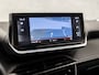 Peugeot 2008 1.2 PureTech Allure Sport Automaat (VIRTUAL COCKPIT, APPLE CARPLAY, GROOT NAVI, LEDER, STOELVERWARMING, 360 CAMERA, LED KOPLAMPEN, LM VELGEN, KEYLESS, NIEUWSTAAT)