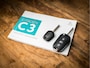 Citroën C3 1.2 PureTech S&S Sport (APPLE CARPLAY, GROOT NAVI, TREKHAAK, GETINT GLAS, SPORTSTOELEN, LM VELGEN, PARKEERSENSOREN, LANE ASSIST, DAB+, NIEUWE APK, NIEUWSTAAT)
