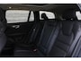 Volvo V60 B4 Automaat Plus Dark Trekhaak | Premium Audio by Harman Kardon | Stoelventilatie | Panoramadak | Driver Awareness | Driver Assist | Getinte ramen | Verwarmbare voorstoelen | Verwarmbaar stuurwiel | Verwarmbare achterbank | Visual Park Assist | 19 Inch | Driver Awareness | Driver Assistance | Draadloos telefoon opladen | Google Maps | Google Assistant | Apple Carplay | Camera achter | Keyless | Noodreservewiel