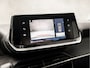 Peugeot 2008 1.2 PureTech Sport (APPLE CARPLAY, PARELMOER, GROOT NAVI, 360 CAMERA, SPORTSTOELEN, LANE ASSIST, PARKEERSENSOREN, CRUISE, NIEUWSTAAT)