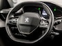 Peugeot 2008 1.2 PureTech Sport (APPLE CARPLAY, PARELMOER, GROOT NAVI, 360 CAMERA, SPORTSTOELEN, LANE ASSIST, PARKEERSENSOREN, CRUISE, NIEUWSTAAT)