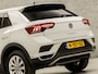 Volkswagen T-Roc 1.5 TSI Sport 150Pk Automaat (VIRTUAL COCKPIT, APPLE CARPLAY, GROOT NAVI, CLIMATE, LEDER, STOELVERWARMING, LED KOPLAMPEN, ZWART HEMEL, GETINT GLAS, CAMERA, ADAPTIVE CRUISE, NIEUWSTAAT)