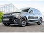 Land Rover Range Rover Sport P530 First Edition | 4.4 V8 | 530 PK | Forged Carbon | Elektrische Treeplanken | Light Cloud Interieur |