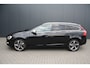 Volvo V60 2.4 D6 AWD Plug-In Hybrid R-Design - LEDER - TREKHAAK - SCHUIFDAK - CAMERA - 2e EIGENAAR