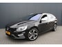 Volvo V60 2.4 D6 AWD Plug-In Hybrid R-Design - LEDER - TREKHAAK - SCHUIFDAK - CAMERA - 2e EIGENAAR