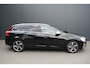 Volvo V60 2.4 D6 AWD Plug-In Hybrid R-Design - LEDER - TREKHAAK - SCHUIFDAK - CAMERA - 2e EIGENAAR