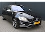 Volvo V60 2.4 D6 AWD Plug-In Hybrid R-Design - LEDER - TREKHAAK - SCHUIFDAK - CAMERA - 2e EIGENAAR