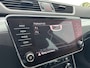 Skoda Superb Combi 1.5 TSI ACT Business Edition, Apple Carplay, Trekhaak, Stoelverwarming, PDC, Cruisecontrol,