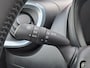 Toyota Aygo X UNDERCOVER AUTOMAAT ZWARTE VELGEN RODE ACCENTEN PDC STOELVERWARMING