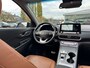 Hyundai Kona Electric EV Limited Sky 64kWh | SoH 100% | Leer | Navi | Schuifdak