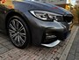 BMW 3-Serie 330e High Executive M-Sport Leder Apple carplay Sfeerverlichting SOH 93%