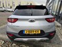 Kia Stonic 1.0 SPORTS 101PK : APPCARP./P-CAM/PDC/SPORT Int. LED/NAVI/LM/BTA - 1 EIG./NL AUTO/KM=NAP