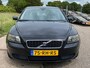 Volvo S40 2.4 Momentum ECC Audio/CD Electric pakket EBD Colorpakket ABS Getint glas LMV 16" Cruisecontrol Dealeronderhoud Nw Apk!