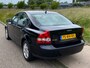 Volvo S40 2.4 Momentum ECC Audio/CD Electric pakket EBD Colorpakket ABS Getint glas LMV 16" Cruisecontrol Dealeronderhoud Nw Apk!