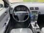 Volvo S40 2.4 Momentum ECC Audio/CD Electric pakket EBD Colorpakket ABS Getint glas LMV 16" Cruisecontrol Dealeronderhoud Nw Apk!