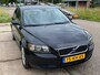 Volvo S40 2.4 Momentum ECC Audio/CD Electric pakket EBD Colorpakket ABS Getint glas LMV 16" Cruisecontrol Dealeronderhoud Nw Apk!