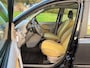 Fiat Panda 1.2 Class Audio/CD Electric pakket 2 x glazen dak ABS Colorpakket Getint glas LMV 14" Dakrails Dealeronderhoud Nw Apk!