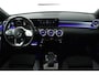 Mercedes-Benz A-klasse 180 Business Solution AMG (STOELVERWARMING, SFEERVERLICHTING, ACHTERUITRIJCAMERA, CRUISE CONTROL, NAVI)