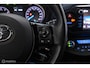 Toyota Yaris 1.5 VVT-i Bi-Tone | Camera | Dealer oh | 1e eig | Trekhaak | NL auto NAP | rijklaarprijs | 112 pk | Lane assist | Cruise |