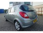 Opel Corsa 1.4-16V - 5 Drs -Cosmo -pann dak - lm velgen -stuur/stoelverwarming - cruise cont.--climat control