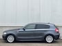 BMW 1-Serie 116i Executive APK I AIRCO I TREKHAAK I LMV I NETTE AUTO