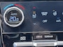 Hyundai Santa Fe 1.6 T-GDI PHEV Comfort Smart 4WD 7p. Automaat / Als nieuw 7 persoons / EAER 54km / Stoelventilatie / Stuur-, stoel- en achterbankverwarming / Navi / Apple Carplay Android / 20" LM wielen /