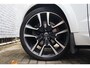 Volvo XC60 2.0 T8 Twin Engine AWD R-Design | Bowers & Wilkins Audiosysteem | Luchtvering | Head-up display | 360 camera | Trekhaak | 22" lichtmetalen velgen | Extra getint glas | gelamineerde ramen rondom | Elektr. verstelbare stoelen incl. memory | Adaptieve bochtverlichting | Automatisch inparkeren |