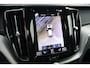 Volvo XC60 2.0 T8 Twin Engine AWD R-Design | Bowers & Wilkins Audiosysteem | Luchtvering | Head-up display | 360 camera | Trekhaak | 22" lichtmetalen velgen | Extra getint glas | gelamineerde ramen rondom | Elektr. verstelbare stoelen incl. memory | Adaptieve bochtverlichting | Automatisch inparkeren |