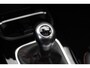 Mercedes-Benz A-klasse 200 Business Solution AMG / Panoramadak / Camera / Leder&Alcantara / 18'' / Stoelverwarming / LED / DAB / Cruise Control
