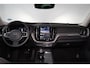 Volvo XC60 T6 Recharge AWD Plus Dark - LONG RANGE - Panorama/schuifdak - IntelliSafe Assist & Surround - 360º Camera - Harman/Kardon audio - Adaptieve LED koplampen - Verwarmde voorstoelen, stuur & achterbank - Parkeersensoren voor & achter - Elektr. bedienb. voorstoelen met geheugen - Draadloze tel. lader - Extra getint glas - Elektr. inklapbare trekhaak - 19' LMV